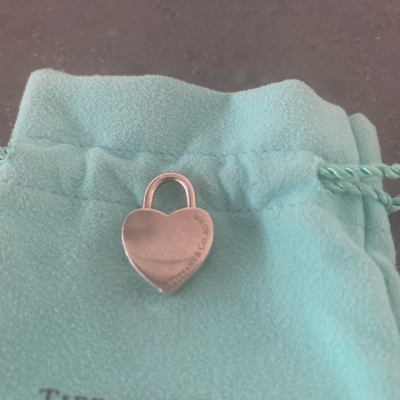 Tiffany and Co. Please Return to Tiffany Heart Padlock Charm in Sterling Silver - Picture 3 of 7